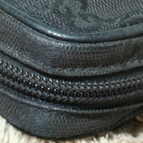 Gucci Black GG Monogram Canvas Small Pouch Bag Zipper Closure Logo Plate - Picture 11 of 14